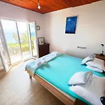 Robinson House Vito *