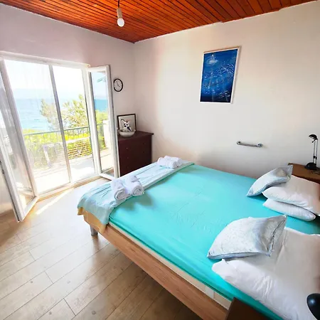 Robinson House Vito *